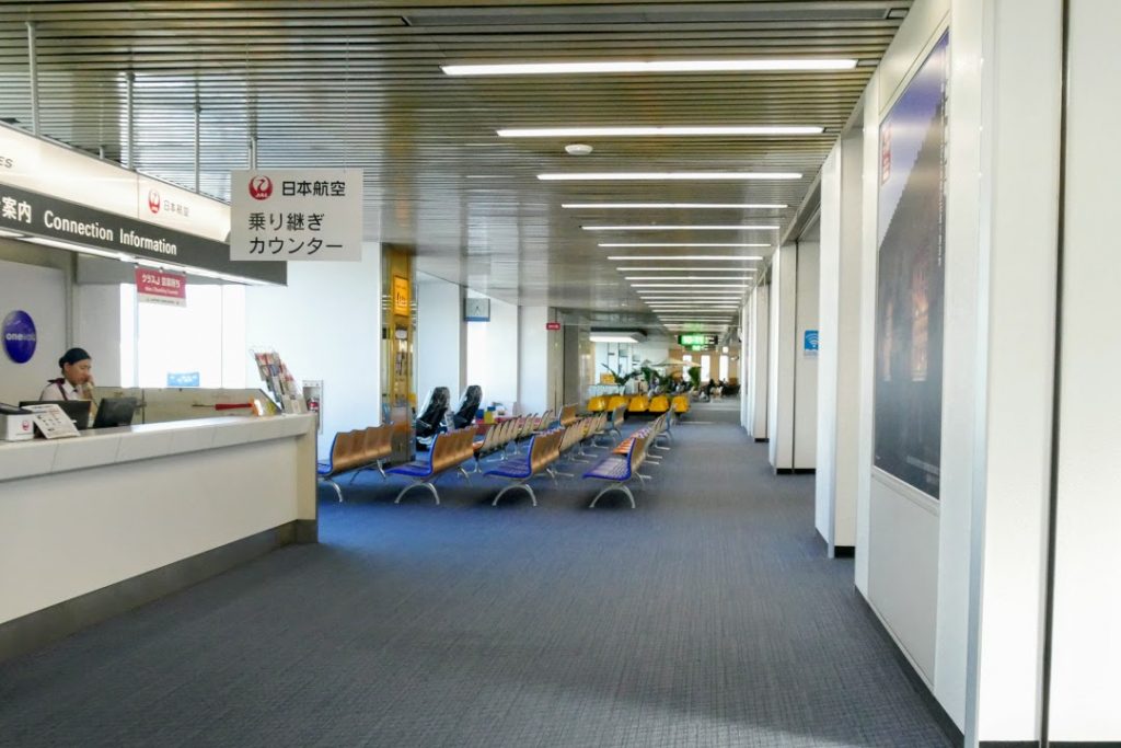鹿児島空港　JAL乗り継ぎカウンター